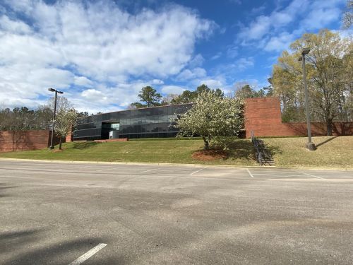 Hoover business park building sells for $3.55M